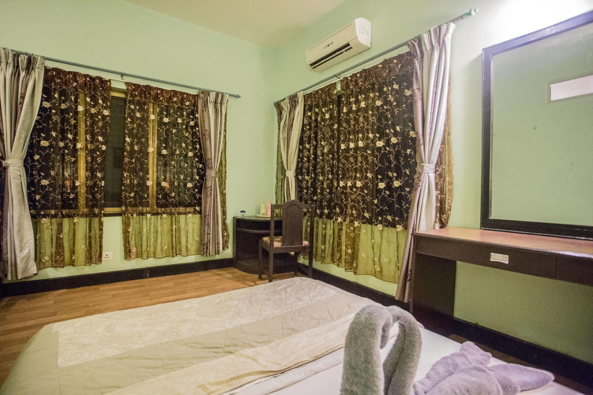 Hotel Ananda Inn Рамміндей Екстер'єр фото